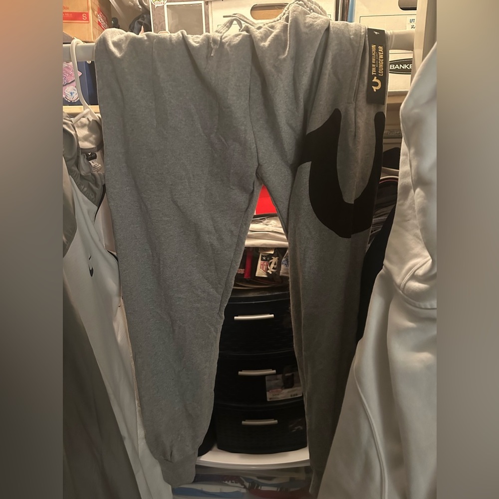 NWT Men’s Large True Religion Heather Gray Joggers / Sweatpants w/ Black Logo
